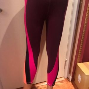 GapFit gfast capri leggings